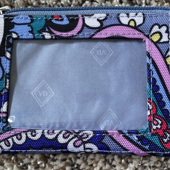 💜💜 Vera Bradley lanyard with cardholder - Picture 3 of 7